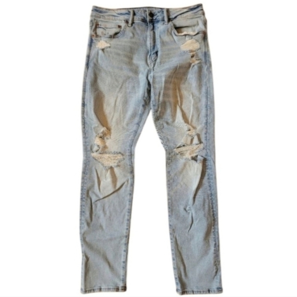 33/30.5" AEO Dad Jeans American Eagle Outfitters Blue Distressed Light Wash